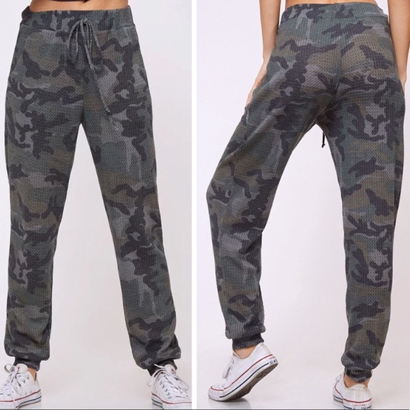 Make Offer 🌷Camouflage Thermal Sweatpants Joggers - Picture 2 of 8